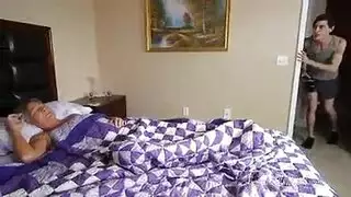 إمرأة تضاجع صبي صغير فيديو إباحى حقيقي