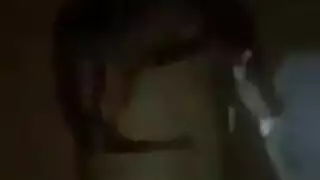 تتوسل أدخله في كسي في حديث عربي ساخن وقذر