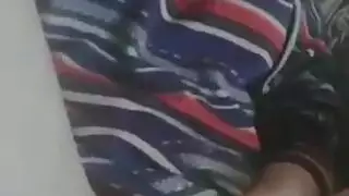 لحس كس وتقذف عسلها علالسانه