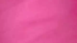 تضع مقبض باب