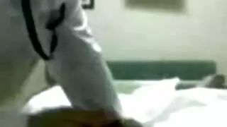 عاشقة المحجبة تحب البلع العميق والقذف في الفم