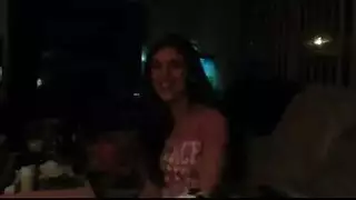 رحلة تكسي إكس إكس إكس: قذف داخلي في المقعد الخلفي