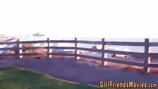 يتحرش بفتاة و يعصرها