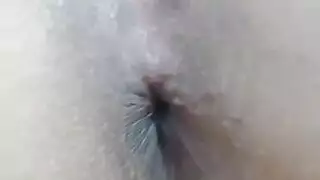 الفتيات يتخلصن من ملابسهن الداخلية للوصول للنشوة معًا