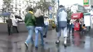 أوجاع تقوس الظهر: جنس قاسي في الخارج مع فتاة مغرية