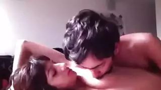 رجل باكستاني ملتحي ينيك ولد في البيت