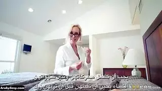 امراة تعلم الاطفال ممارسة الجنس اجبارين
