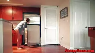 نيك وهي عارية