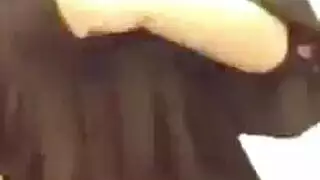 تلعب بكسها حتا تنفر من كسها