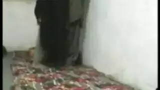 لواد مريحها في بيتها وزوجها في غرفة نوم فشخ موت نار عايزه