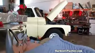 عمرها ٣٤ ولديها صدر