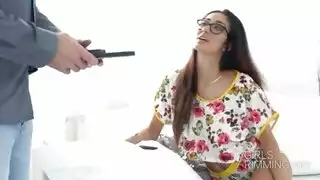 فيوليت مايرز تمارس الجنس مع أخيها مترجم