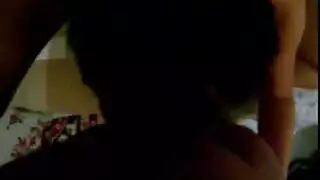 الام تنام معا ابنها كي ينيكها