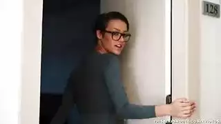 الدكتوروالمريضه ويسرق الاغضاء