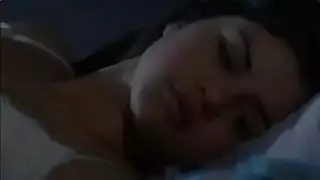 الزب يسخن كسها و يجعلها تهيج و هي تتناك في
