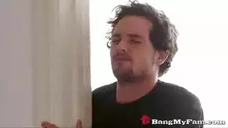 تضاجع ابنها المراهق على الفراش فرنسي