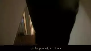 خارجة حديثًا من الحمام، مراهقة تُضاجع بقوة