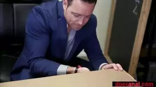 الكاهن يستفد من العروس البائسه