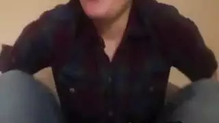 ممرضة شقية تأخذ كل السائل المنوي