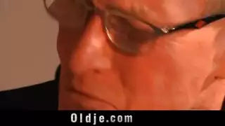 اخته معه