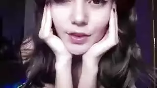 جلسة سحاق: لعق مهبل مبلل وذروة مكثفة