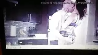 لا يمكن أن تعقد بيتا جينسن وآشلي لين من إعطاء اللسان الثابت لبعضهما البعض