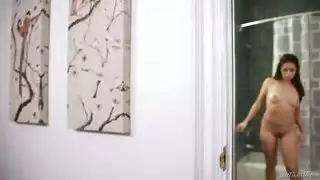 جنس اخوات في الحمام مترجم
