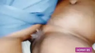 جنس خشن منظور أول: أسرني كس محلي، ثم هيمن عليّ وناكني قضيب أسود سميك