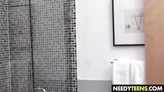 جلييسة الاطفال المسلمة تضخ بقوة