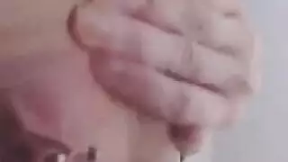 فتيات شاحنة: نكاح شرجي سحاقي بالعروض وتفجير السوائل