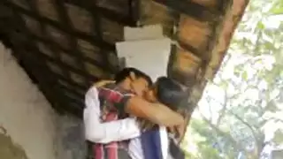 كيف يتم حفظ المقاطع من هذا الموقع الى الهاتف