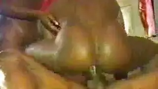 المراه السودا علي الزب