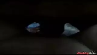 أم شقراء تحصل على فعل خلفي من شاب أصغر