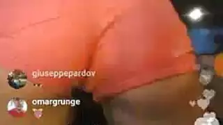 حركة مص مزدوجة على عمود ضخم مع أبيلا وكريستينا