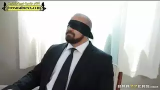 اجبار الزوجة الخائنة على مشاهدتها زوجها ينيك عشيقتة امامها