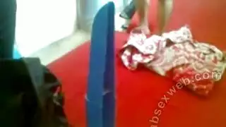 زب عربي ضخم يضخ الكس بقوة، بزاز ترتج أثناء الحركة
