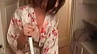 الابن الممحون ينيك امه بكل الأوضاع