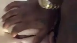 فيديو لاتيني مثير مع إيلاج ثنائي