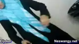 اجنبي ينيك صديقته