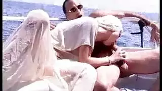 حفلة نيك بحرية: تدمير مهبل في أعماق البحر