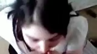 بنت مصريه تقلع قدام الكاميرا وتقول كلام سكس
