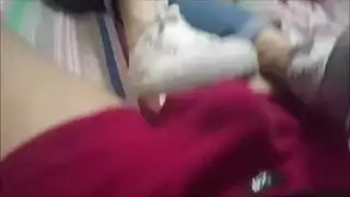 فتاة العضلات في سن المراهقة السمين تجميع النشوة