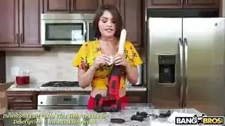 جلسة شرج صريحة: لعبة على طاولة المطبخ