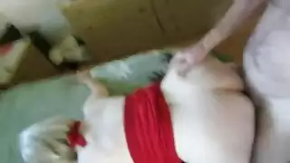 الأب سنيك بنته