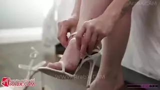 بنت وأم ابن مترجمة