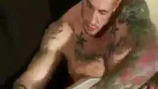 راجل اصلع مع قتله