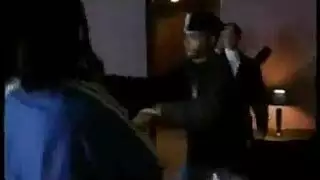 شرطي شاذ يغتصب متهم