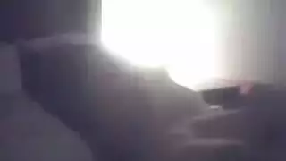 أم ناضجة تتحكم وتتراكب عليه بقوة