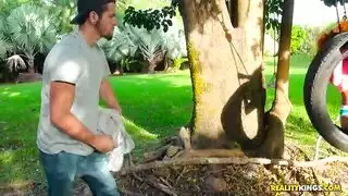 نيك في الغابه ارداف كبيره