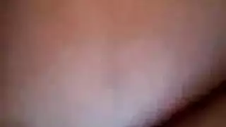 ولد يدخل علي امه غرفه النوم فتكون قلعه فيركب عليه